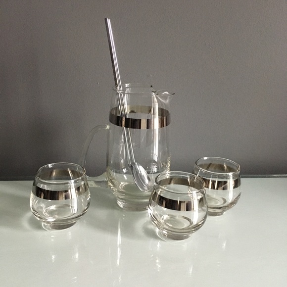 Small Glass Pitcher with 3 Glasses - Picture 2 of 3